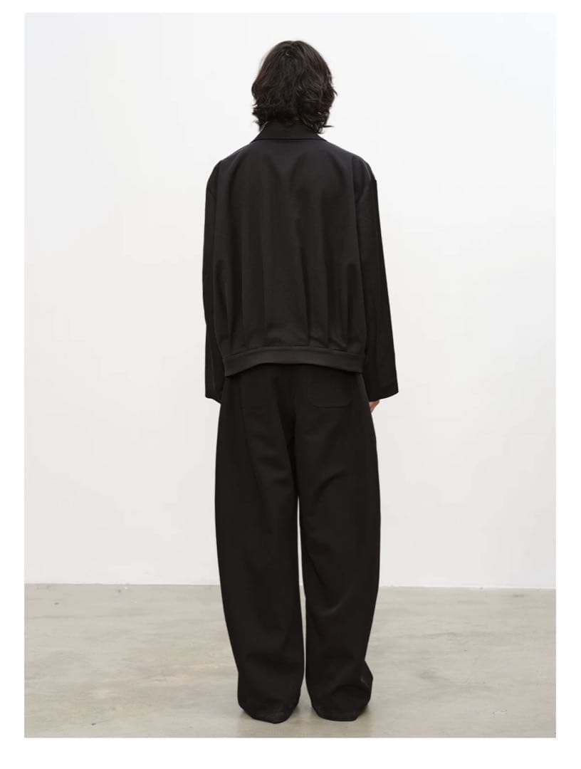 JCAESAR 25AWプリーツドポリレーヨンジャケットデザイン襟ショート丈