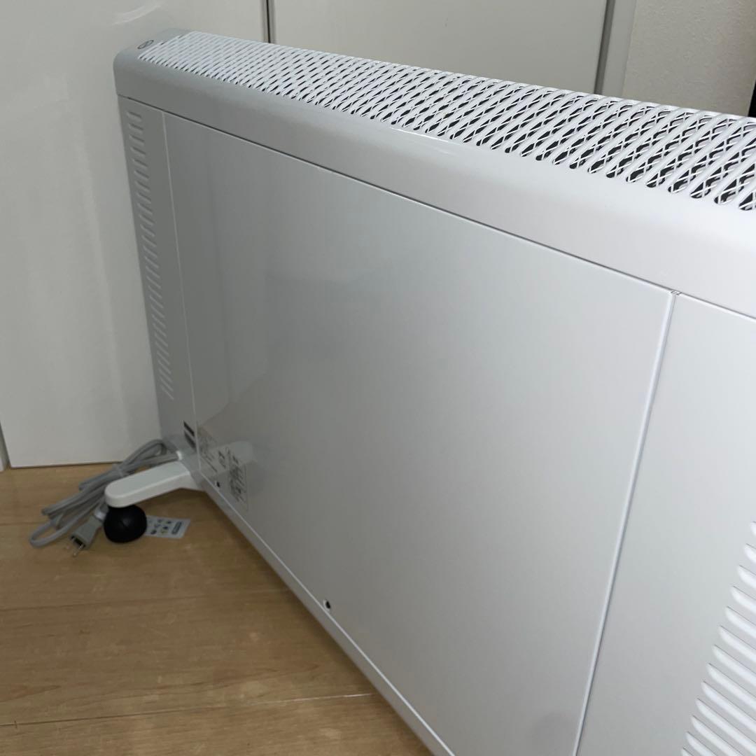 【美品】DeLonghi コンベクターヒーター　ホワイト キャスター付き