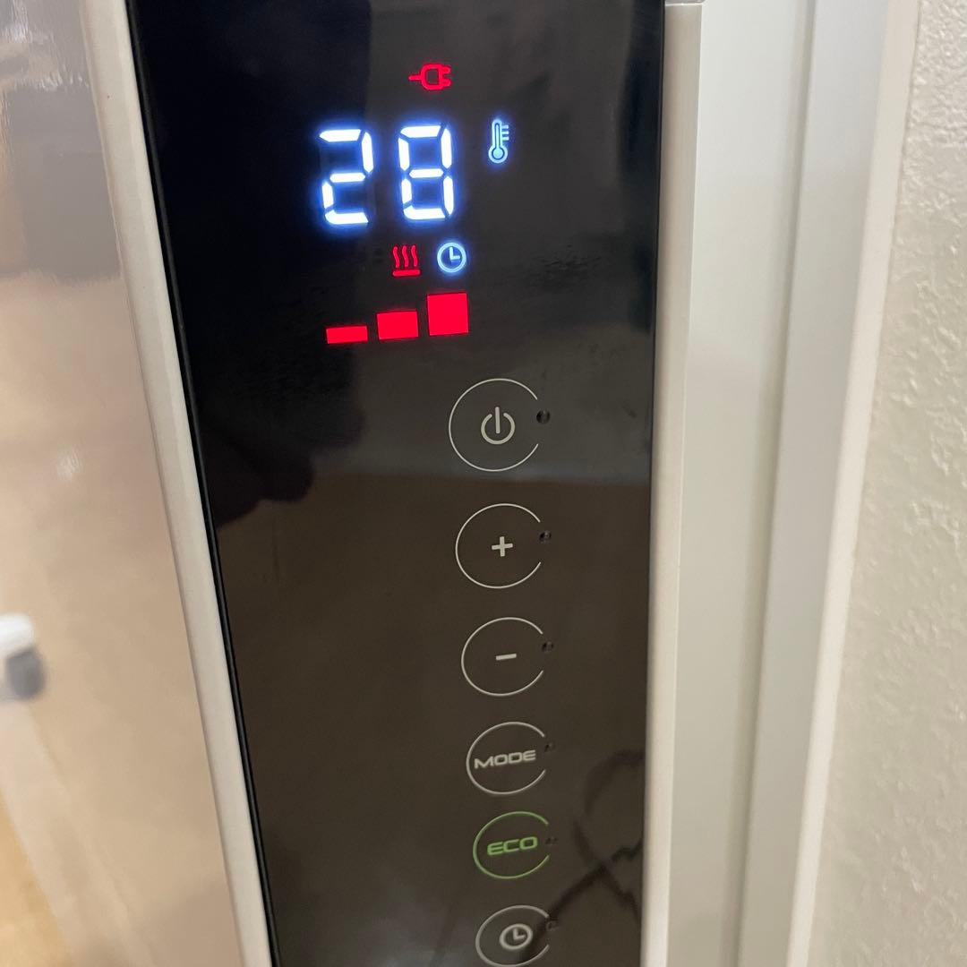 【美品】DeLonghi コンベクターヒーター　ホワイト キャスター付き