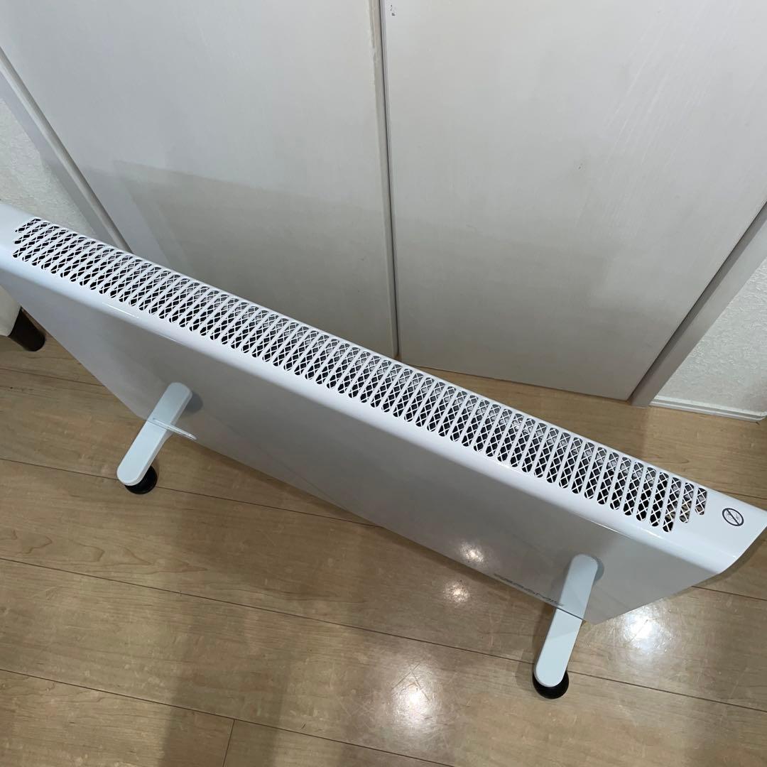 【美品】DeLonghi コンベクターヒーター　ホワイト キャスター付き