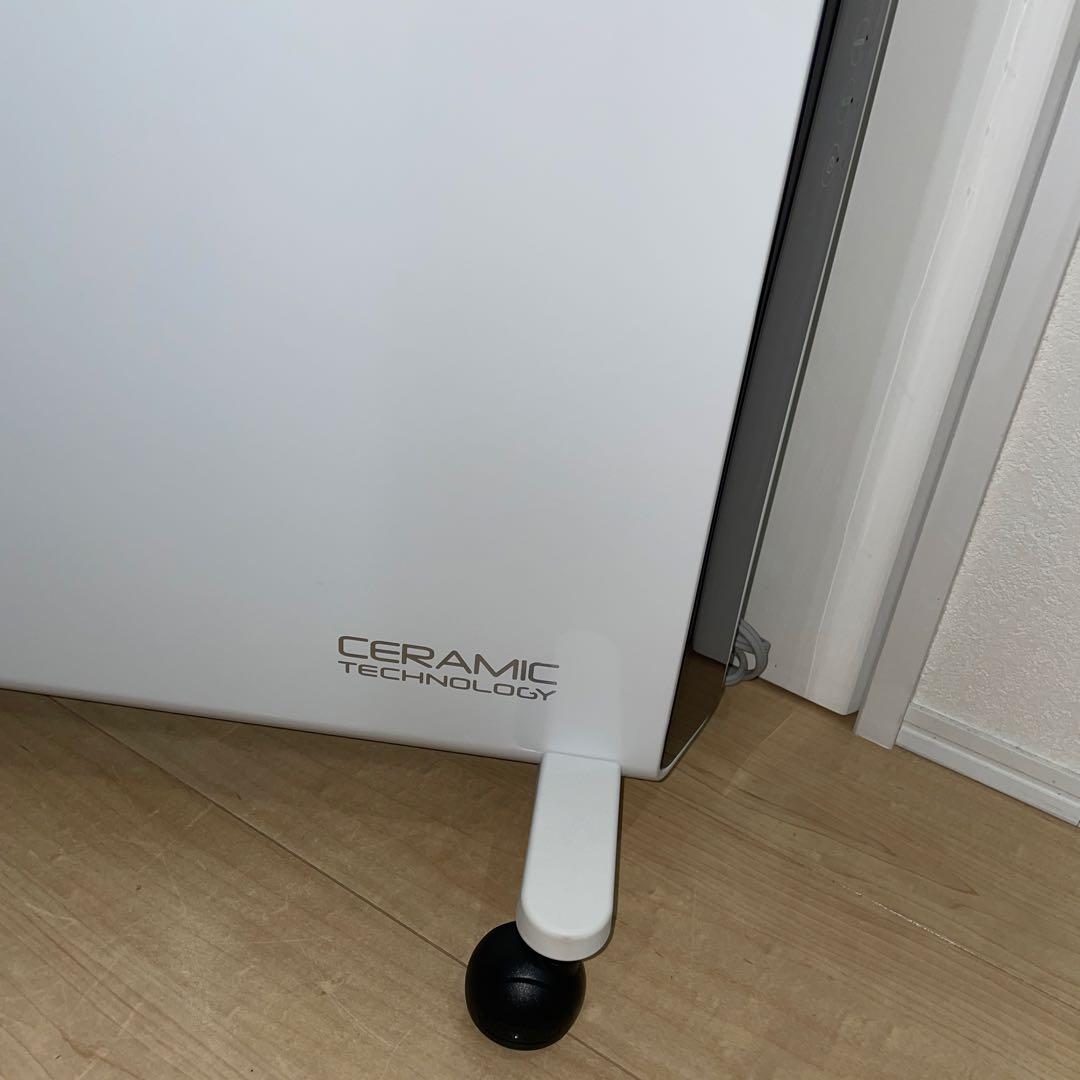 【美品】DeLonghi コンベクターヒーター　ホワイト キャスター付き