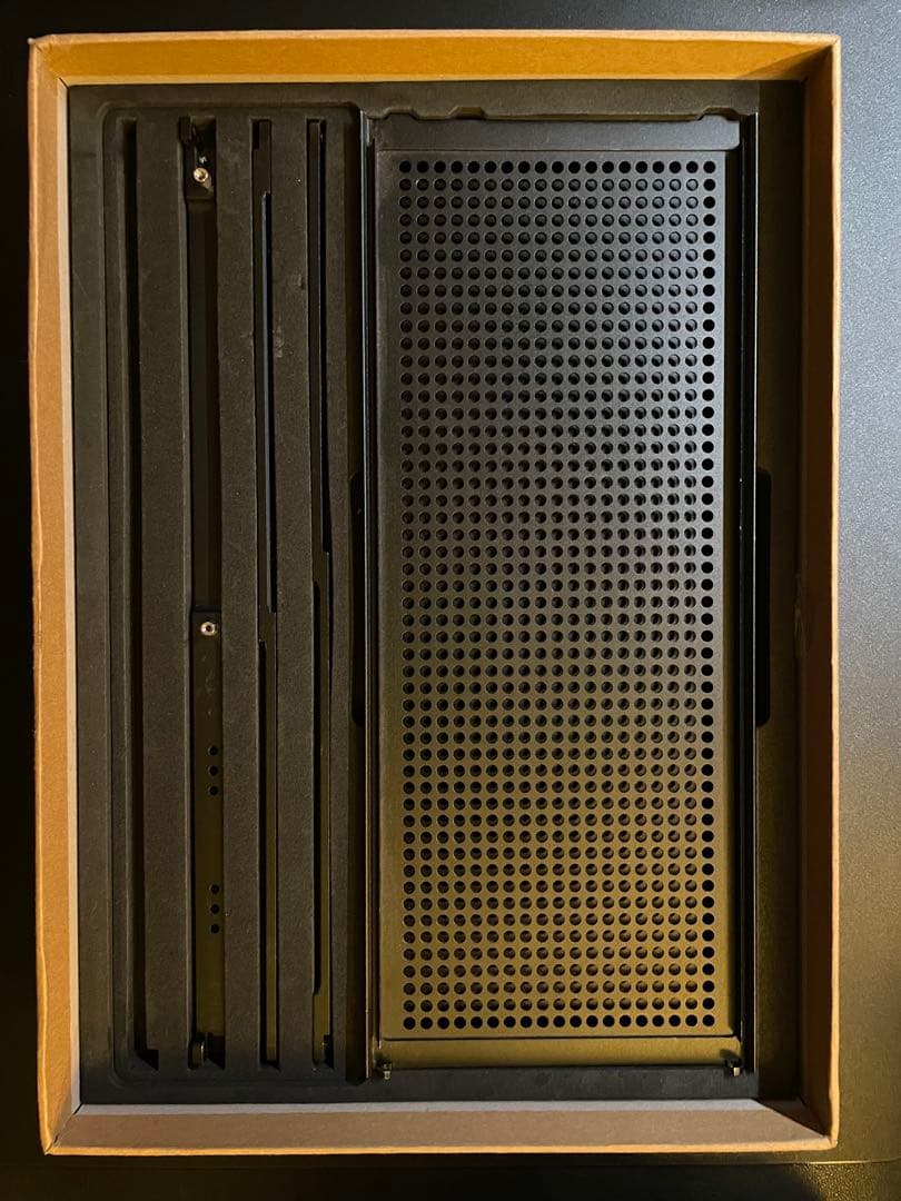 FormD T1 Black Sandwich + PCIe4.0 ケーブル