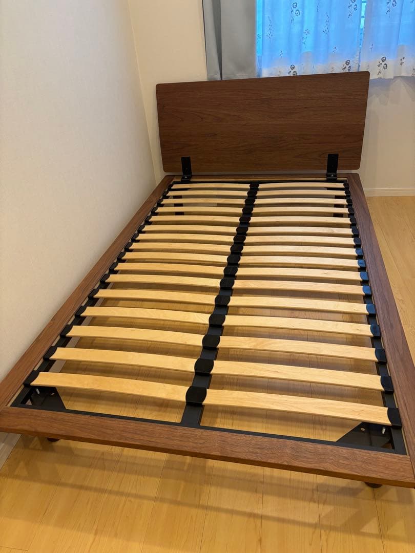 無印良品　ベッドフレーム・セミダブル・ウォールナット　ヘッドボード脚付