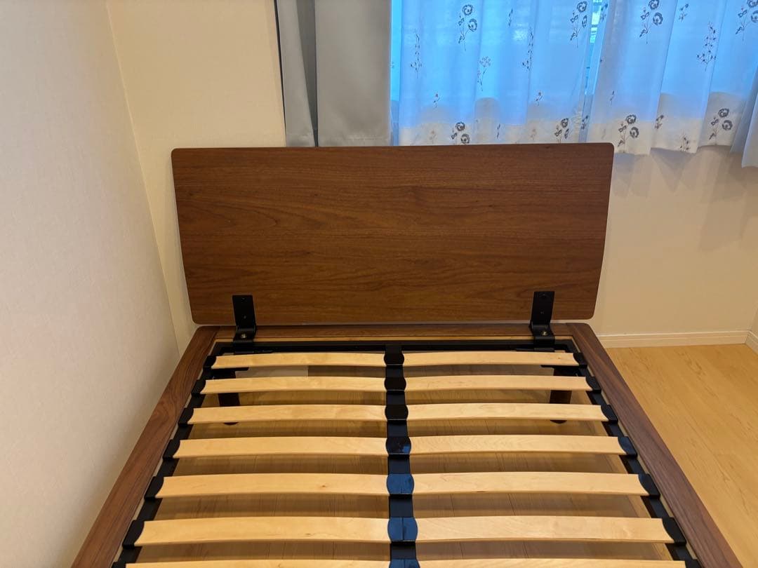 無印良品　ベッドフレーム・セミダブル・ウォールナット　ヘッドボード脚付