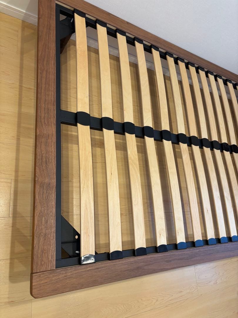 無印良品　ベッドフレーム・セミダブル・ウォールナット　ヘッドボード脚付