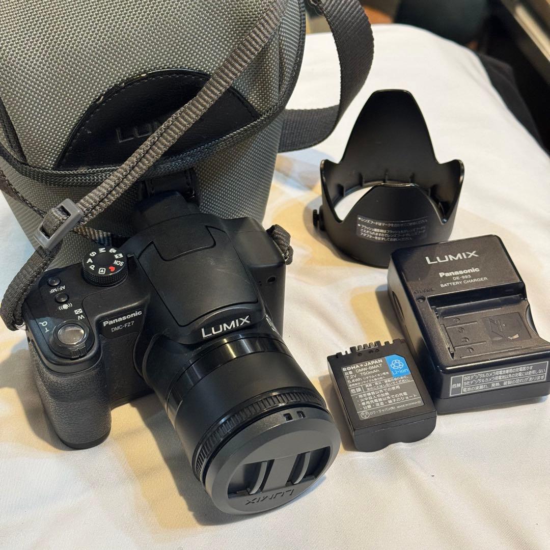 567＊Panasonic　LUMIX　デジタルカメラ　DMC-FZ7　ケース付
