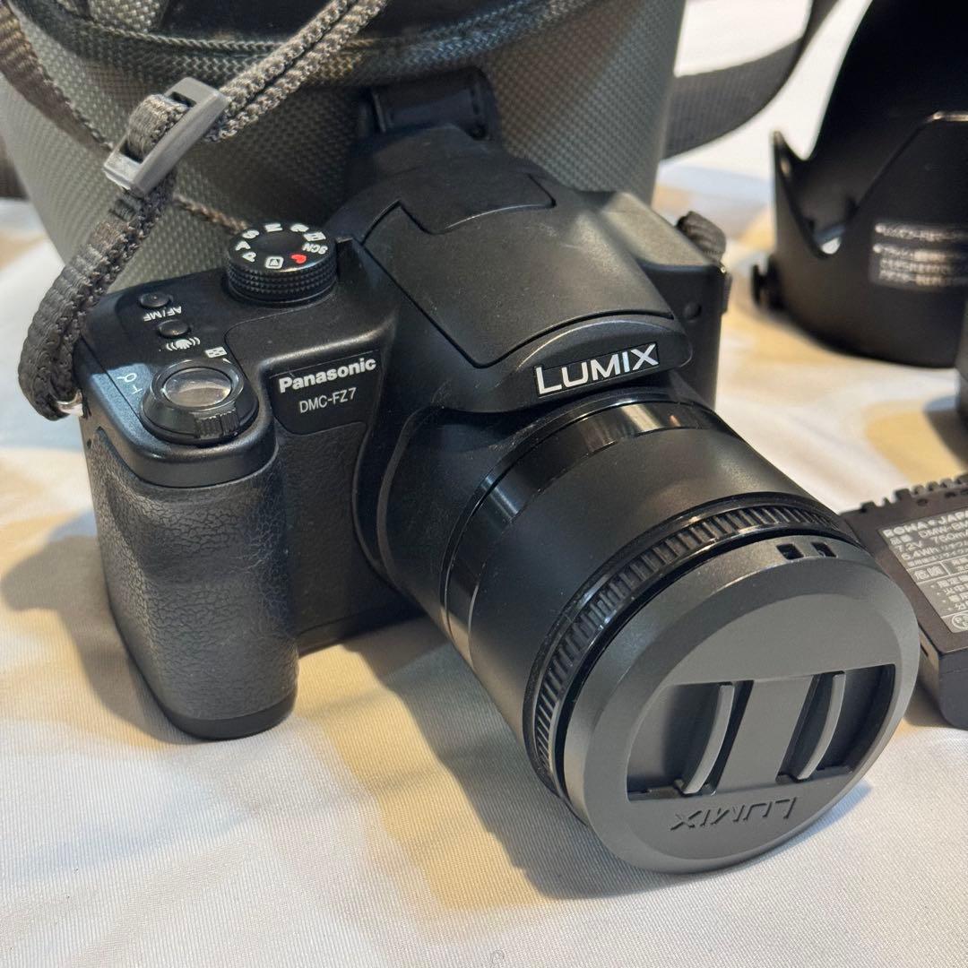 567＊Panasonic　LUMIX　デジタルカメラ　DMC-FZ7　ケース付