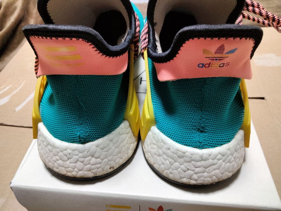 adidas NMD×Humanrace ファレルウィリアムス