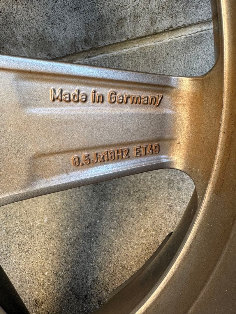 225/45R18 AMG w205の純正品