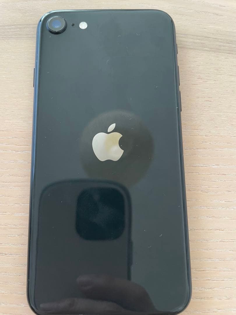 Apple iPhone SE2 ブラック 本体256GB ８１%