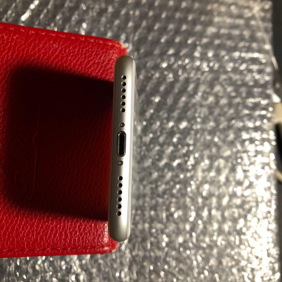 お*り様 iPhone8 本体 シルバー バッテリー容量100% 互換性 SIM