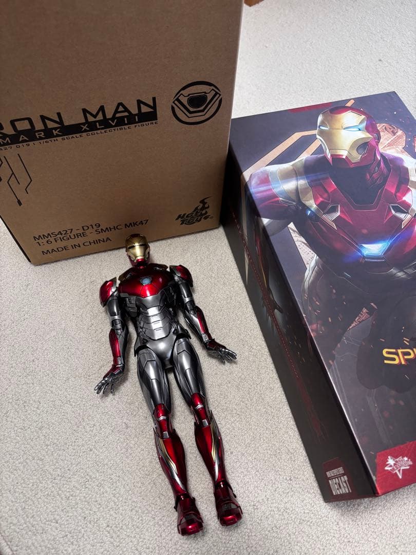 Hot toysホットトイズ アイアンマン マーク47 箱付き