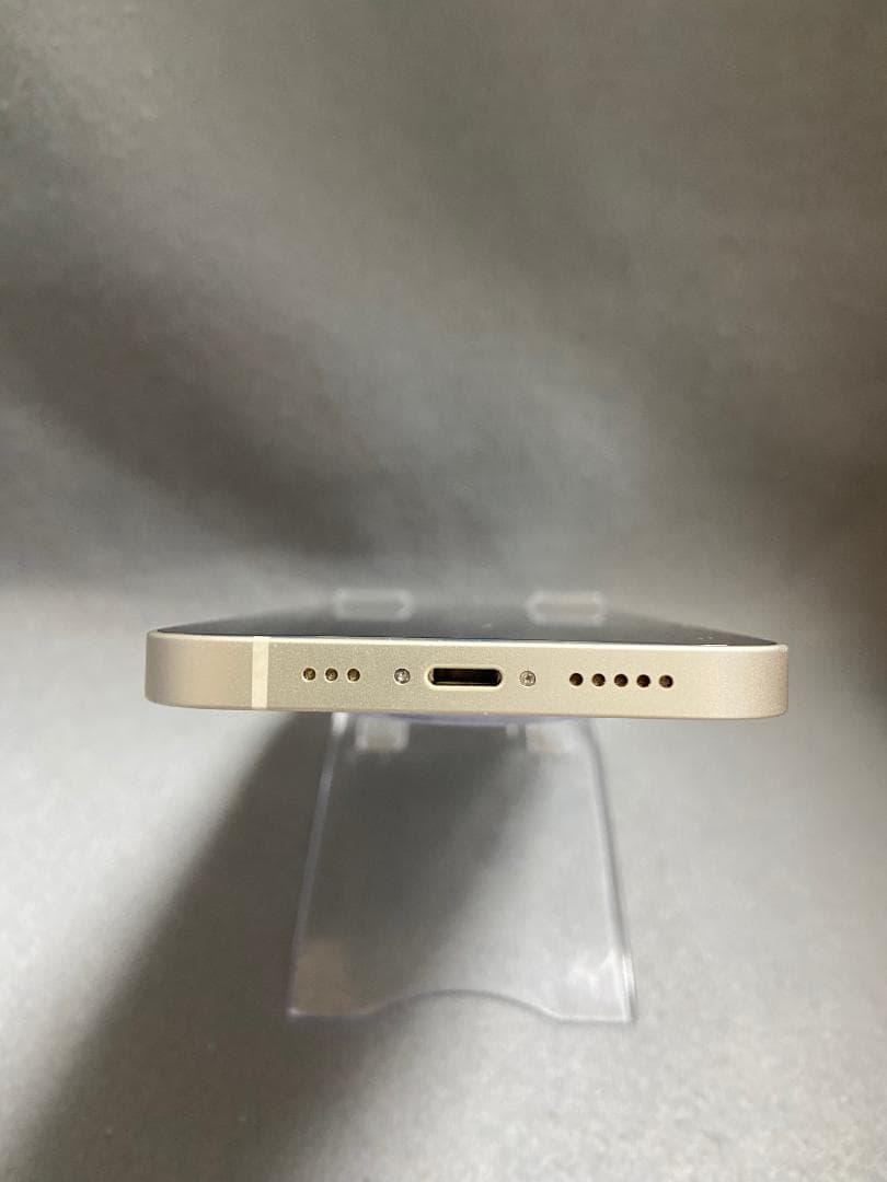 美品　国内版　SIMフリー　iPhone13 256GB スターライト色