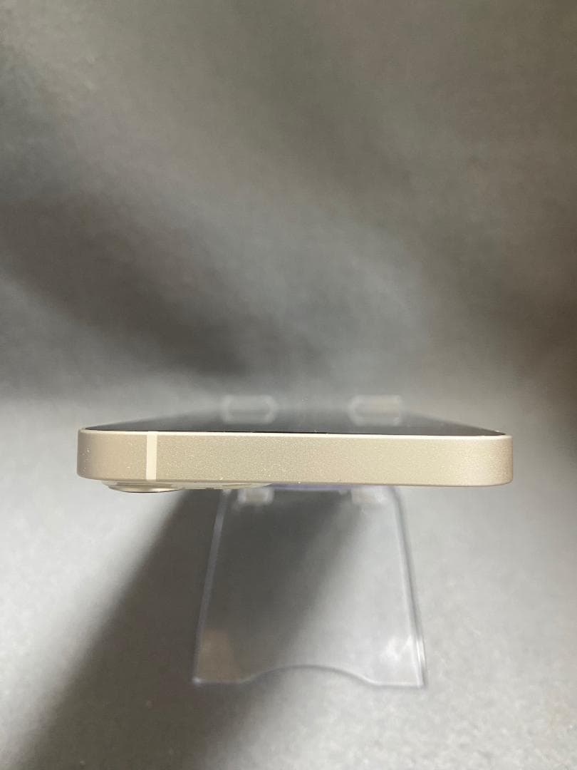 美品　国内版　SIMフリー　iPhone13 256GB スターライト色