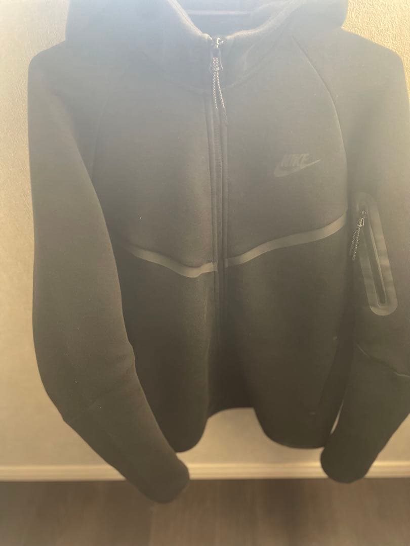 （超貴重サイズS美品）NIKE 黒 テックフリース パーカー