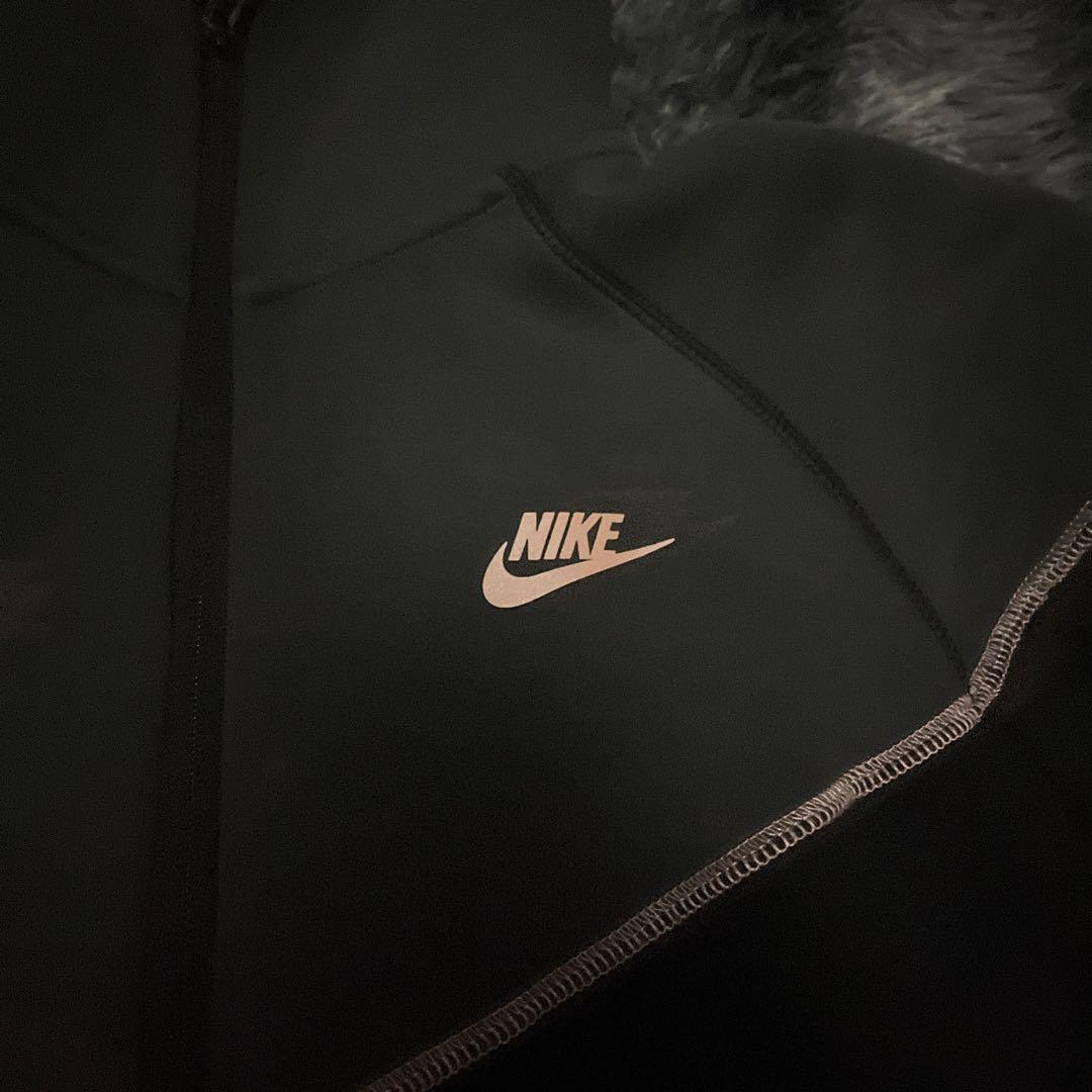 Nike フルジップパーカー ブラック　シナワールド　テックフリースS