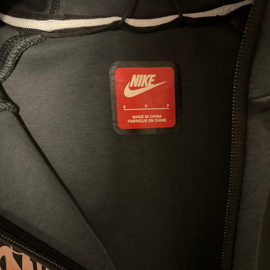 Nike フルジップパーカー ブラック　シナワールド　テックフリースS