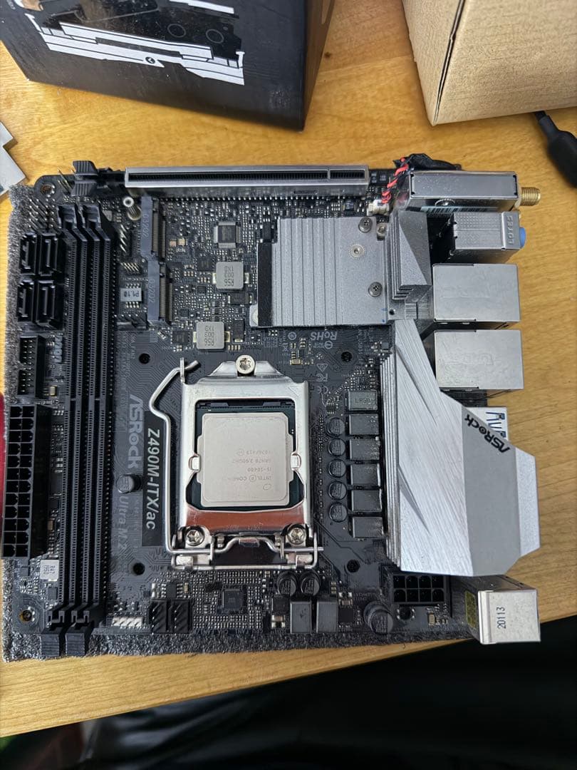 マザーボード ASRock Z490M-ITX/ac + Core i5 10400