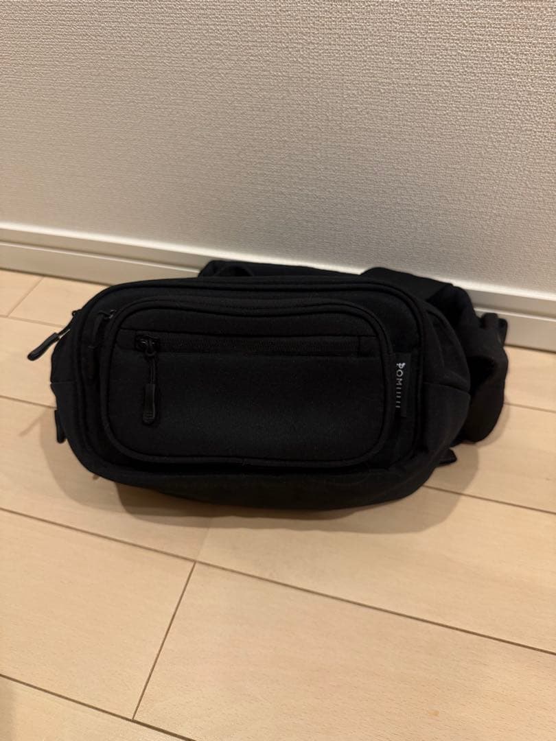 POMULU ヒップシート　ショルダーバッグ