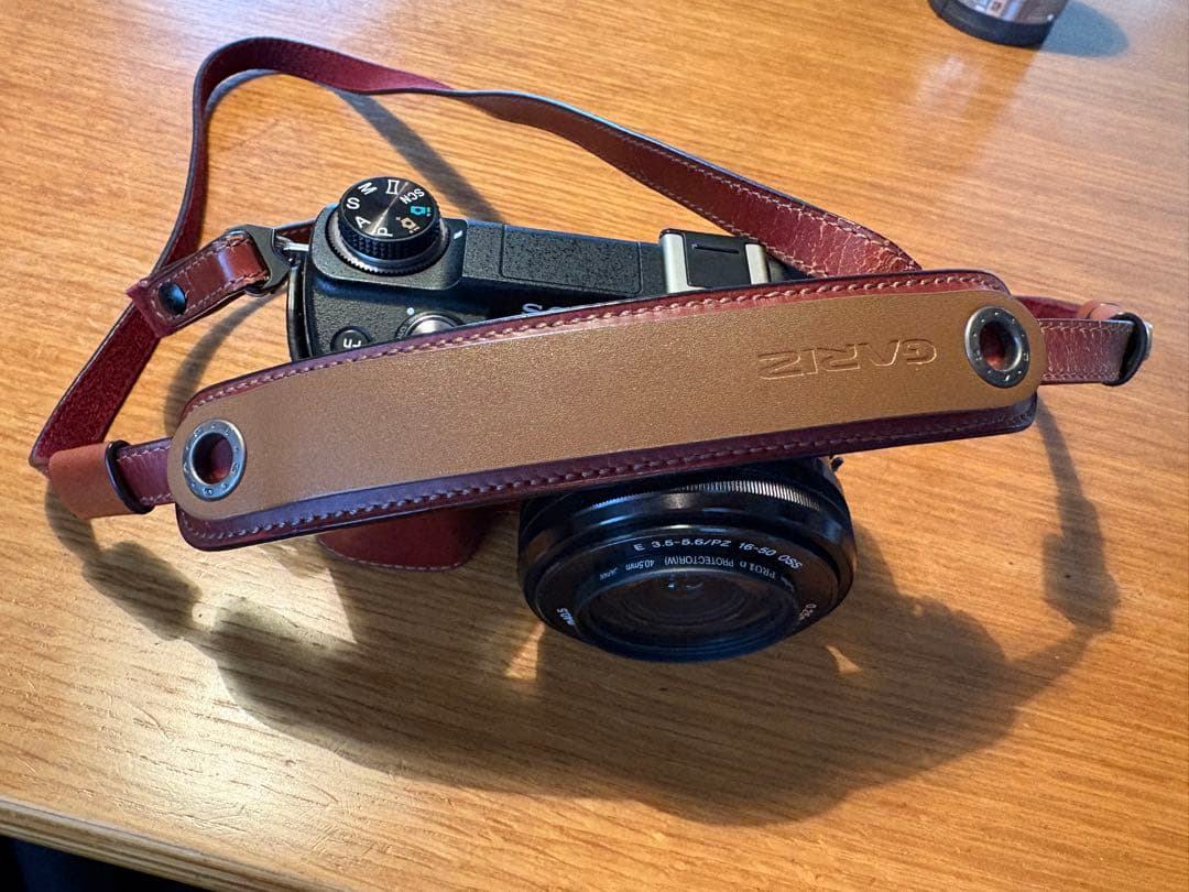 nex-6 ダブルズームGARIZカバーストラップ