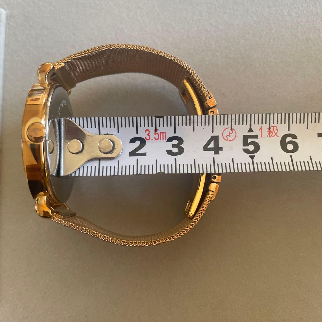 Vivienne Westwood ヴィヴィアンウエストウッド ゴールド 腕時計