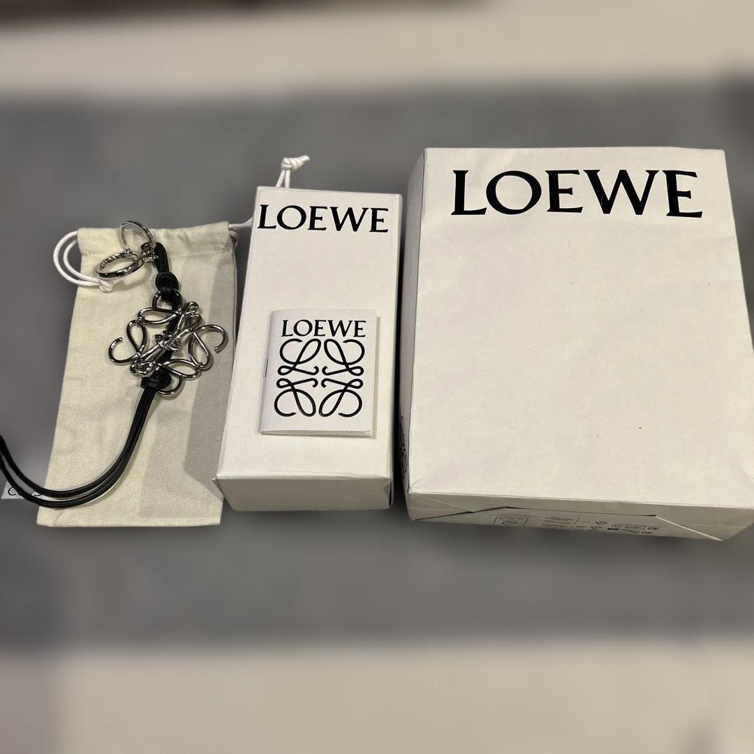 LOEWE シルバー ブラック キーホルダー