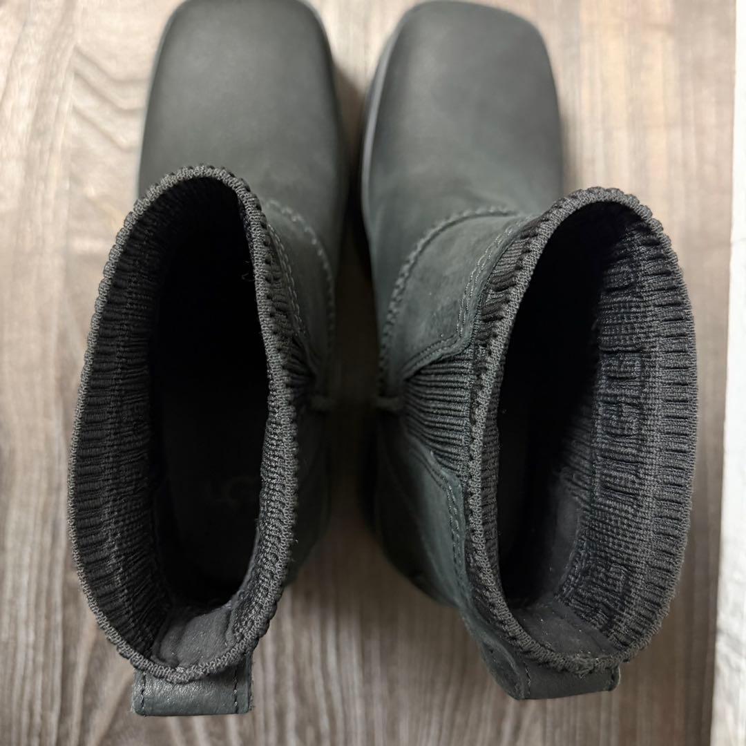 UGG W MOXY CHELSEA 　アグ モクシー チェルシー　厚底　ブーツ