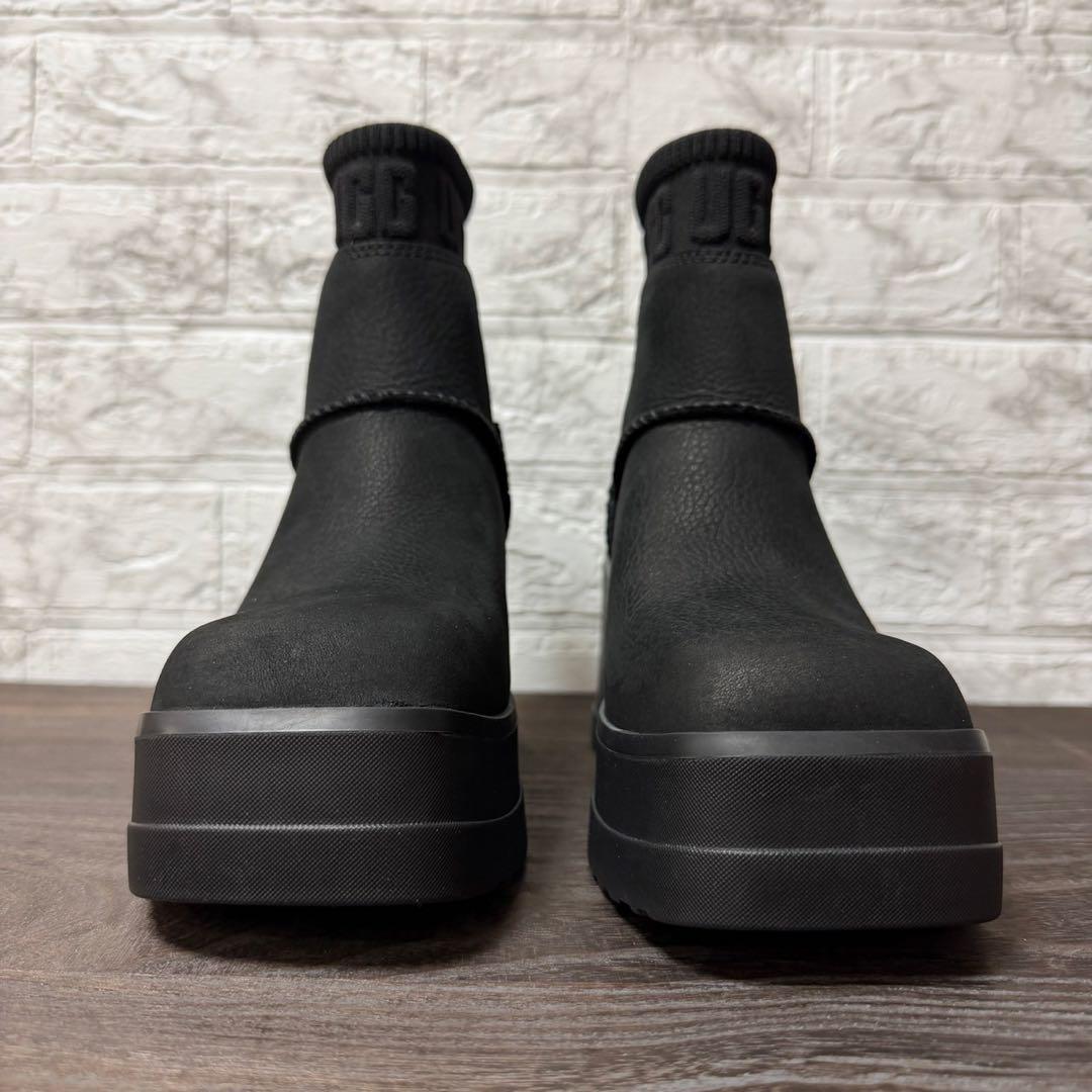 UGG W MOXY CHELSEA 　アグ モクシー チェルシー　厚底　ブーツ