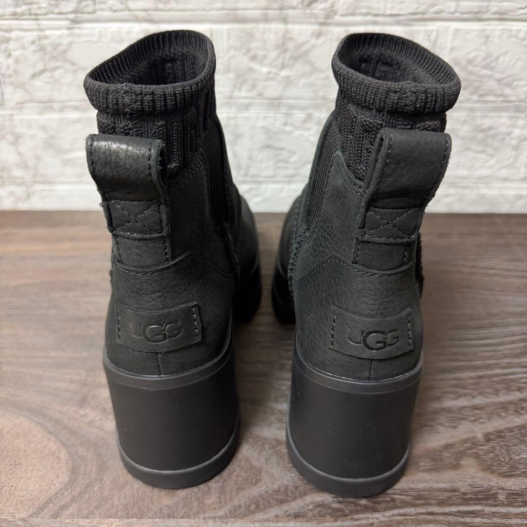 UGG W MOXY CHELSEA 　アグ モクシー チェルシー　厚底　ブーツ
