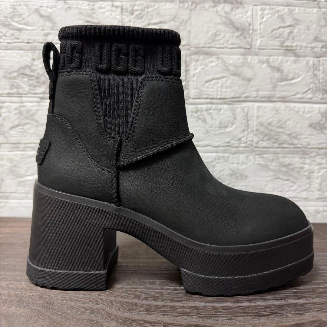 UGG W MOXY CHELSEA 　アグ モクシー チェルシー　厚底　ブーツ