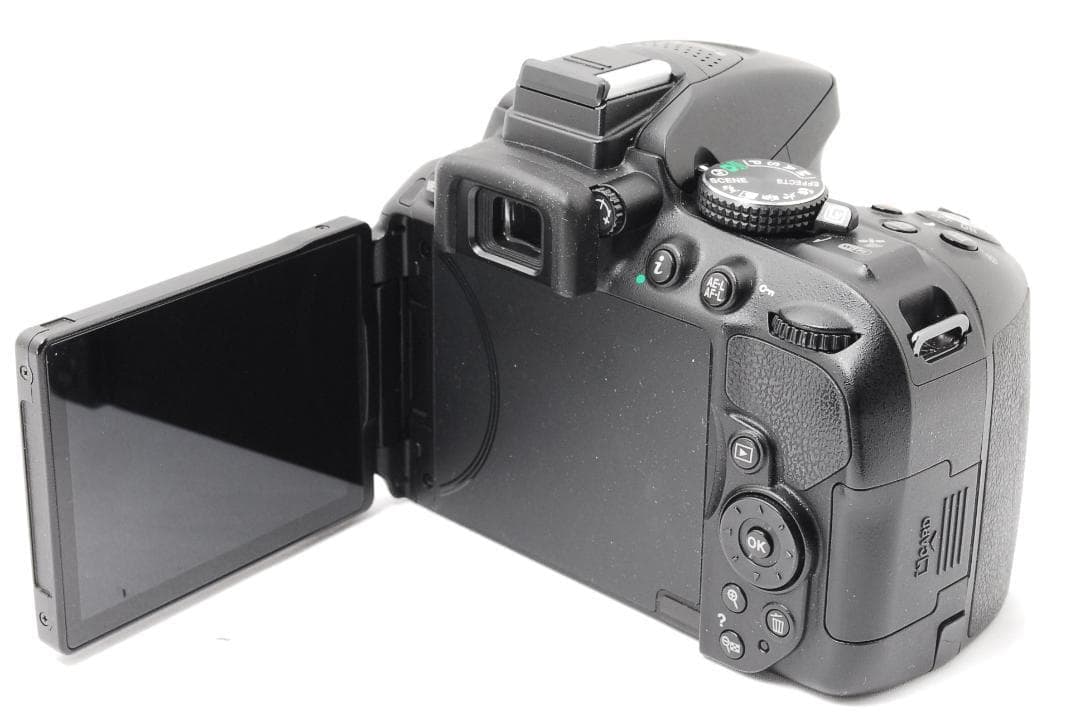 Nikon D5300 Wi-Fi機能搭載でスマホ転送可能！画面反転で自撮り♪