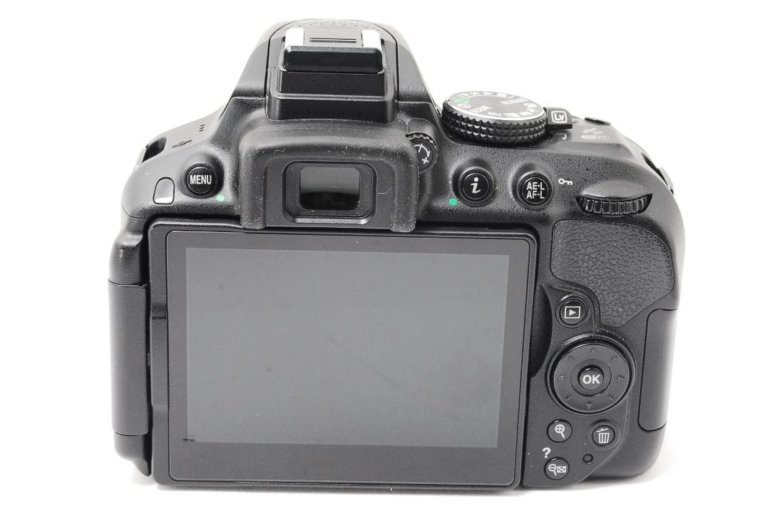 Nikon D5300 Wi-Fi機能搭載でスマホ転送可能！画面反転で自撮り♪