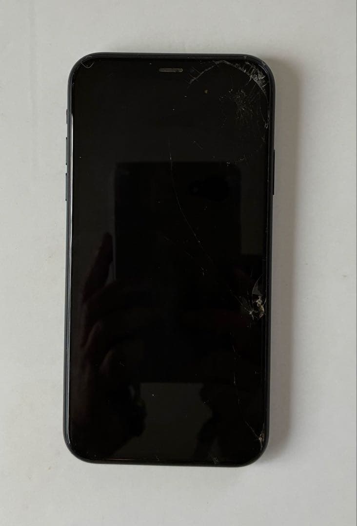 Apple iPhone XR ブラック 画面ひび割れ　ジャンク品