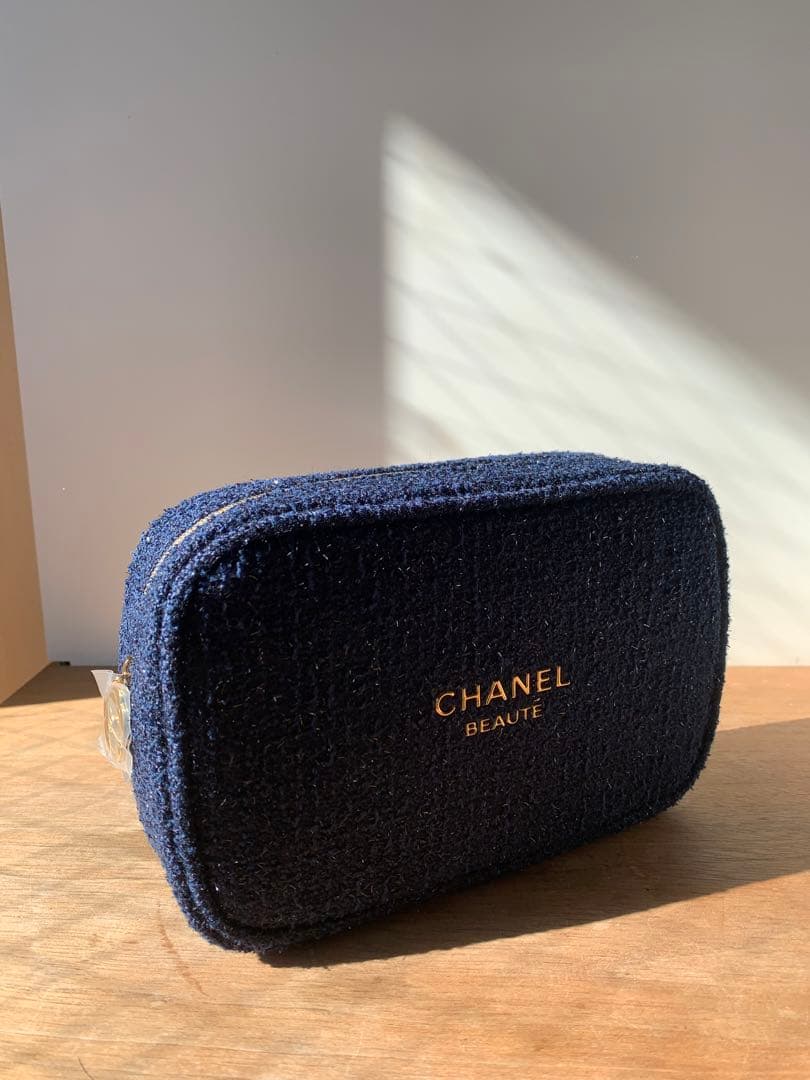 CHANEL ホリデー 2025【ポーチのみ】シャネル