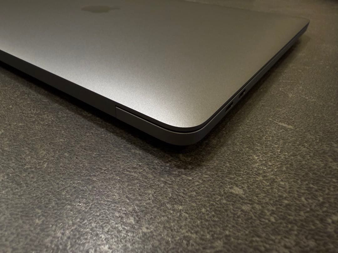 MacBook Pro 2020 13インチ Intel 16GB/1TB