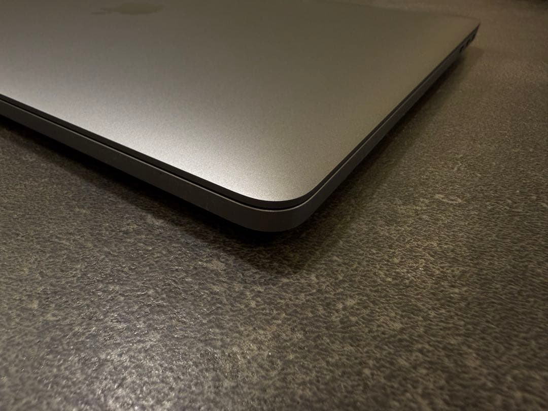 MacBook Pro 2020 13インチ Intel 16GB/1TB