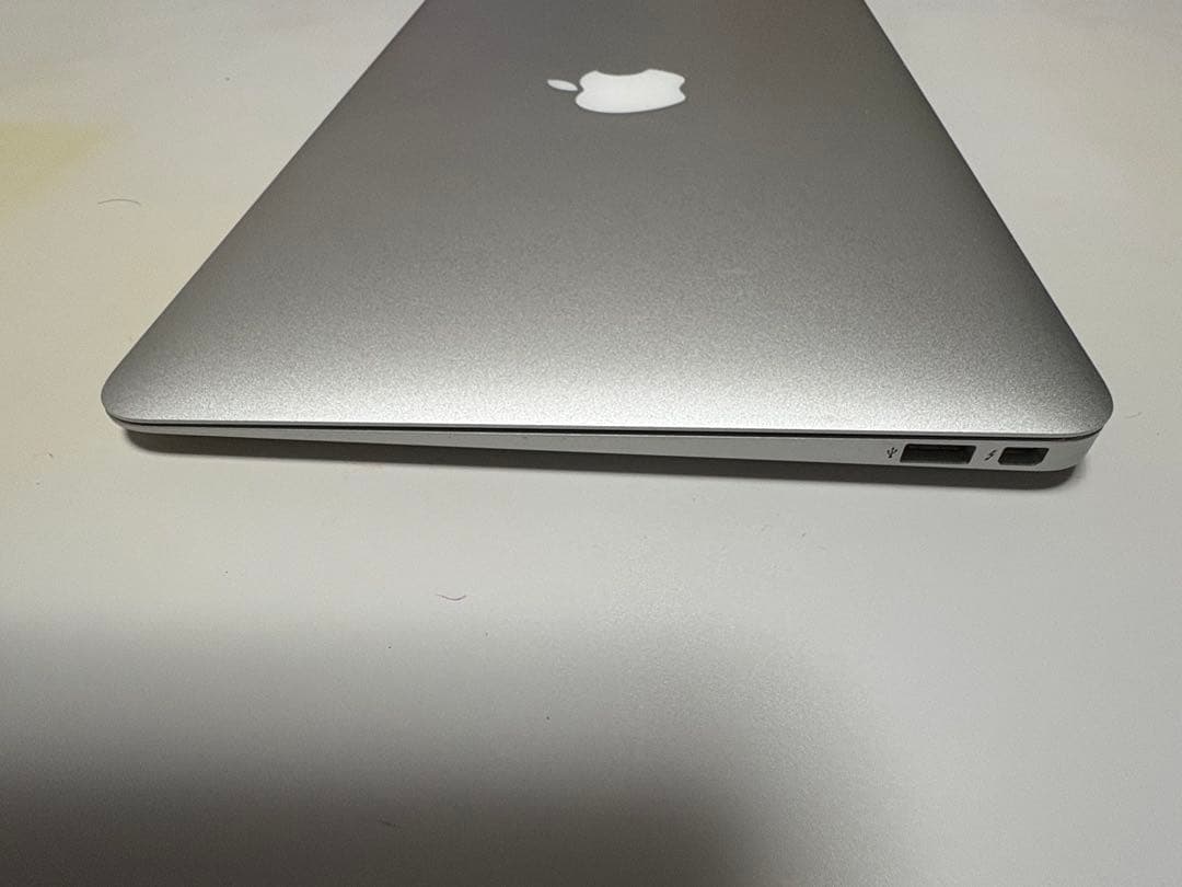 MacBookAir 11インチ A1465 SSD256GB箱あり充電器付き