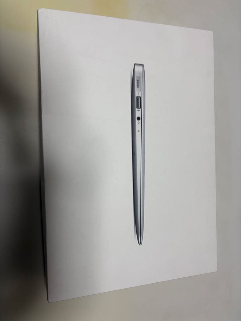 MacBookAir 11インチ A1465 SSD256GB箱あり充電器付き