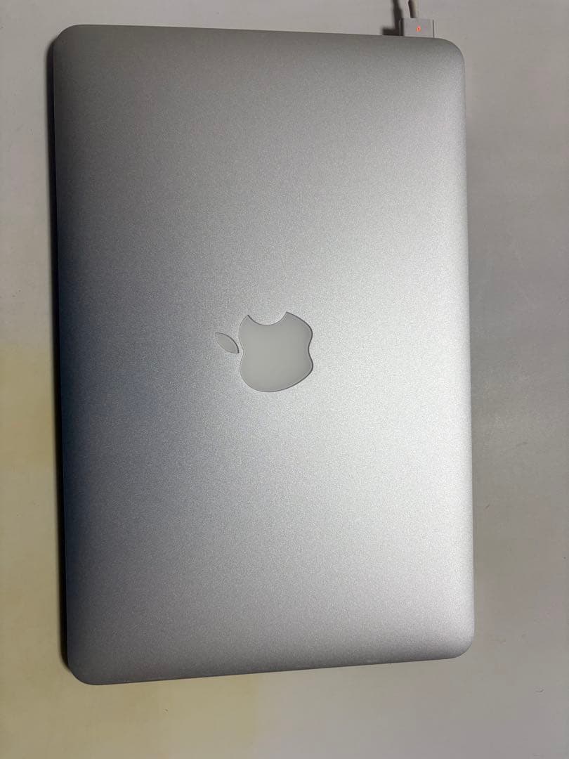 MacBookAir 11インチ A1465 SSD256GB箱あり充電器付き