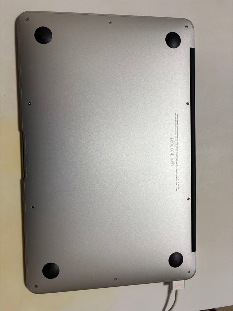 MacBookAir 11インチ A1465 SSD256GB箱あり充電器付き