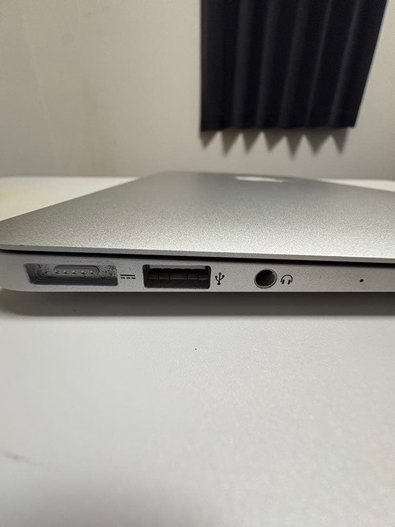 MacBookAir 11インチ A1465 SSD256GB箱あり充電器付き