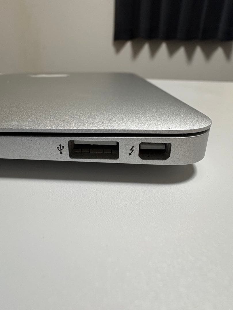 MacBookAir 11インチ A1465 SSD256GB箱あり充電器付き
