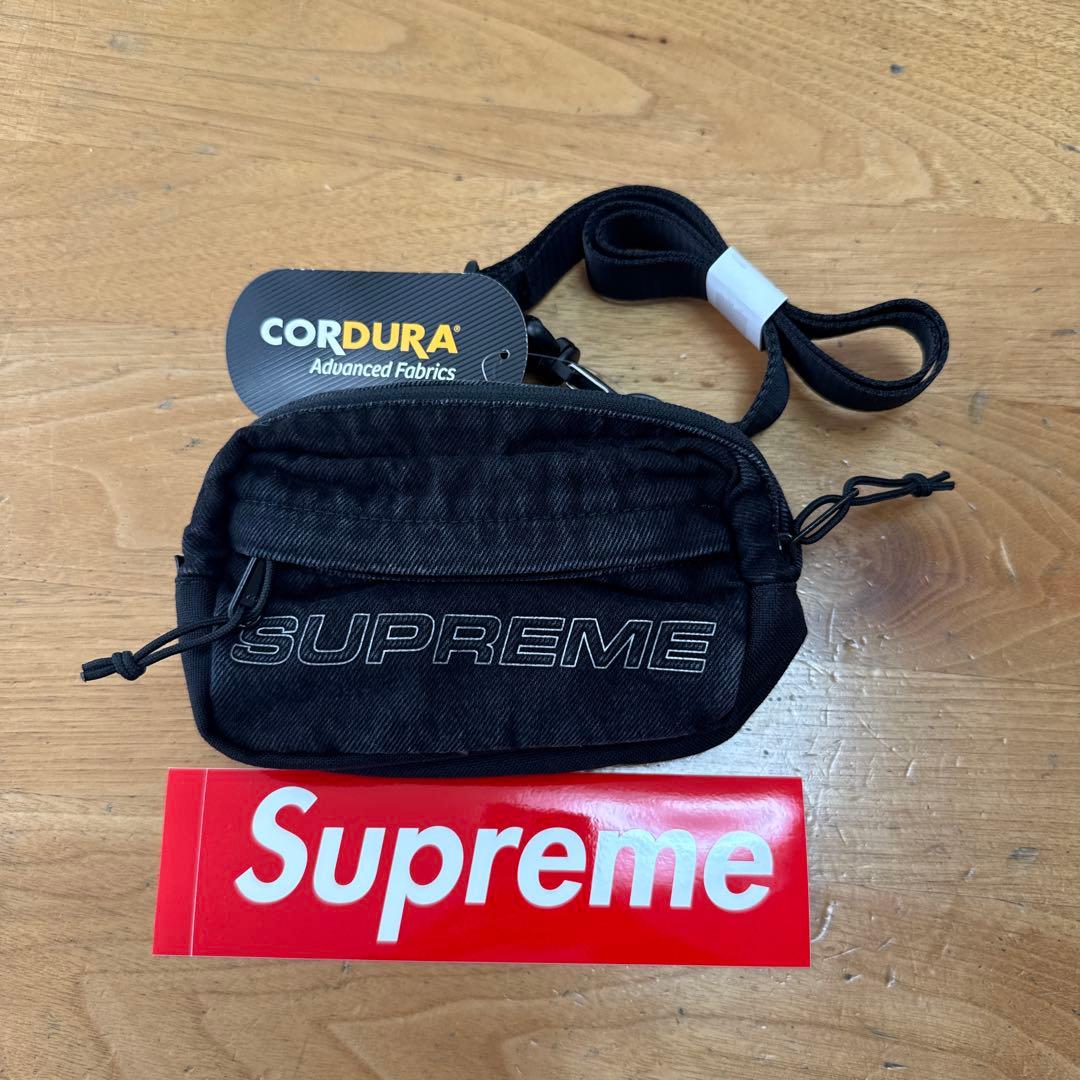 SUPREME CORDURA ブラックボディバッグ