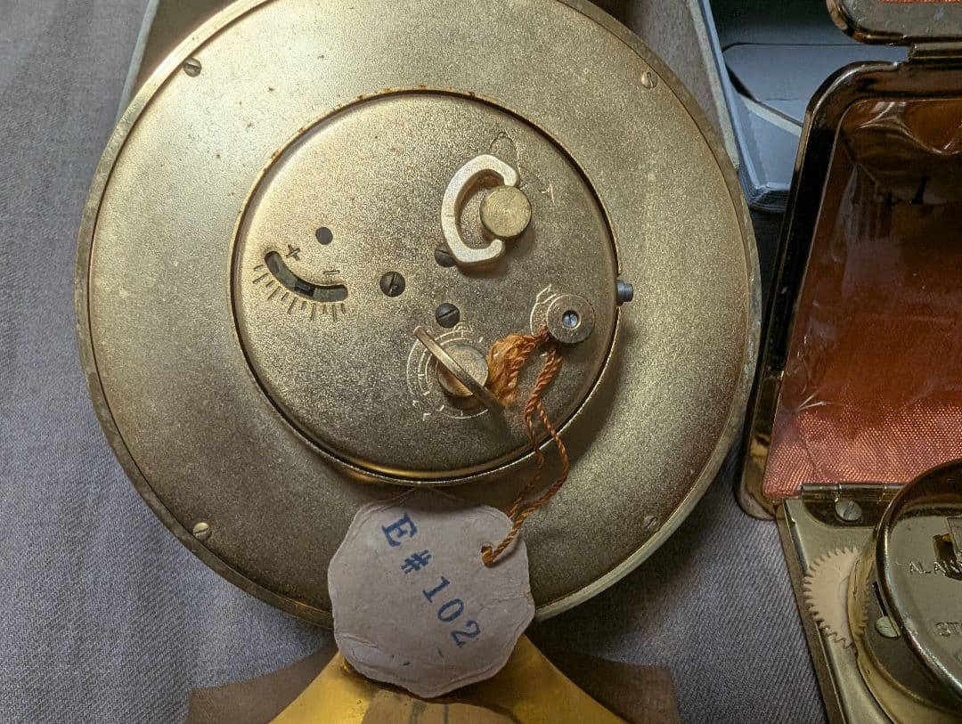 LOAD KING置時計 手巻き式