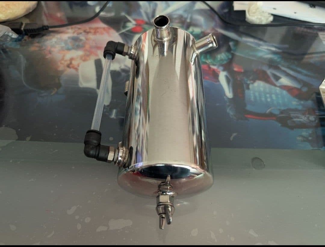 f*2様 【週末値下】ジムニー　JA11　オイルキャッチタンク　　メタルワークス