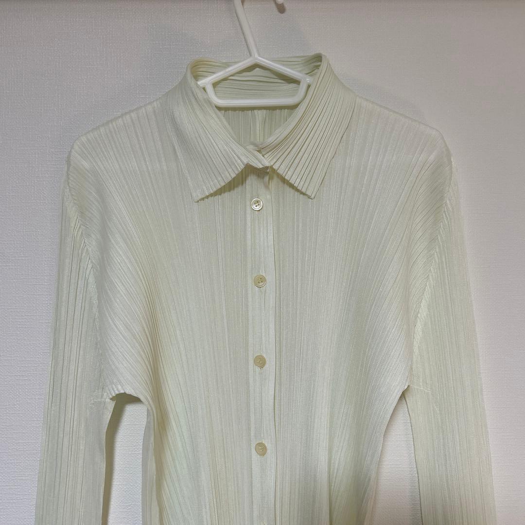 プリーツプリーズ　シャツトップス