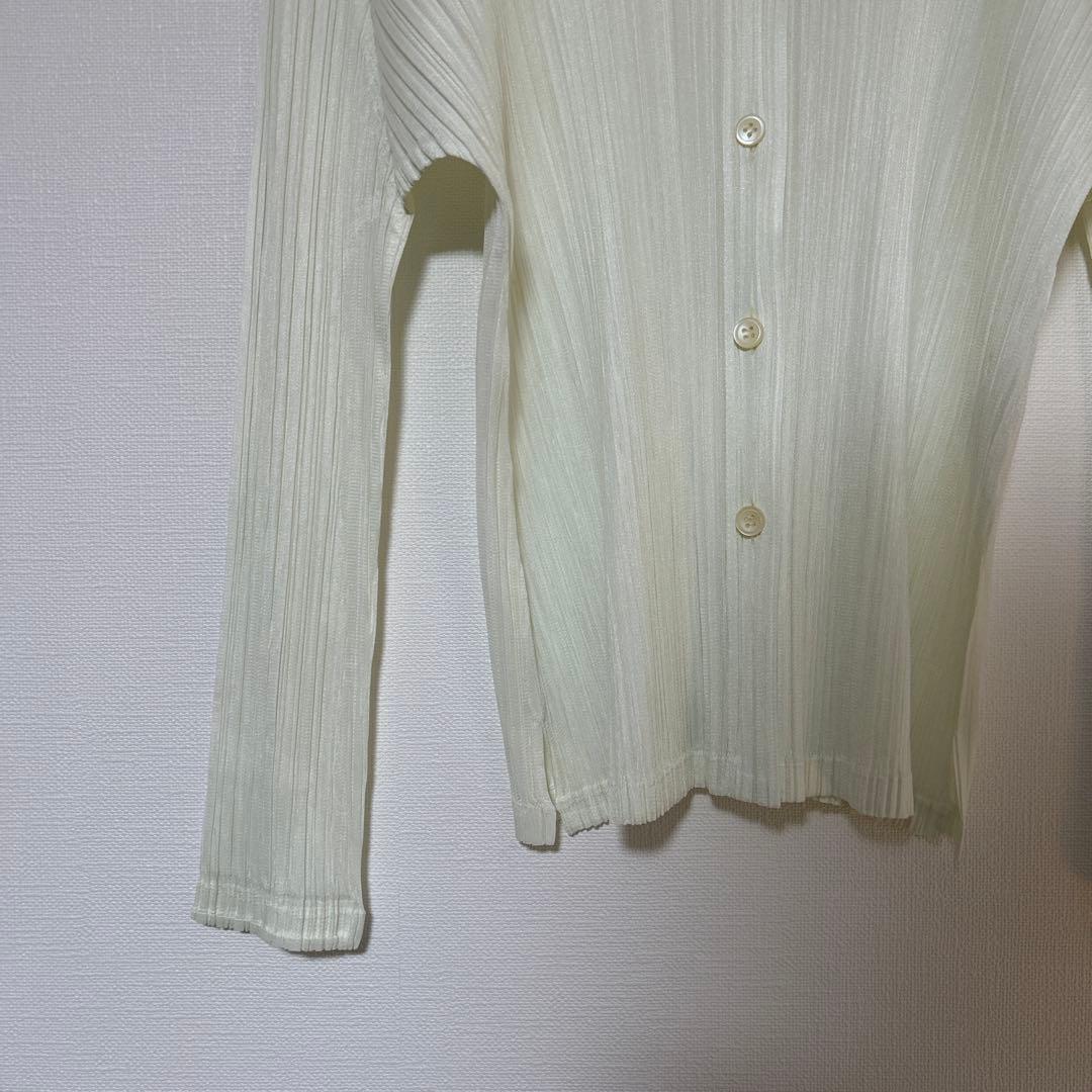 プリーツプリーズ　シャツトップス