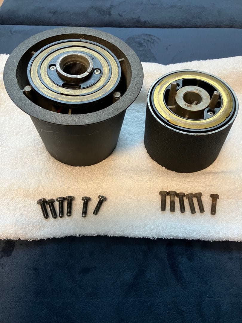 ナルディNARDI wood handle イタリア製　ボス2種類　メルセデス含