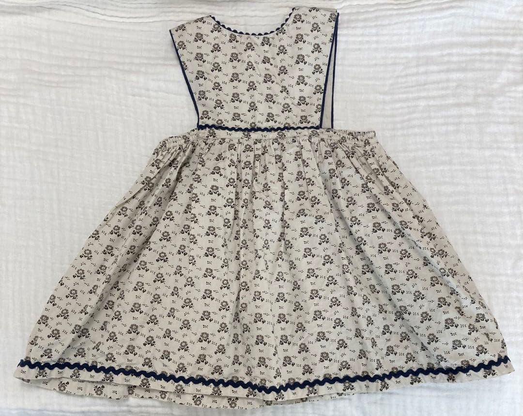 caramel エプロンワンピース　2Y