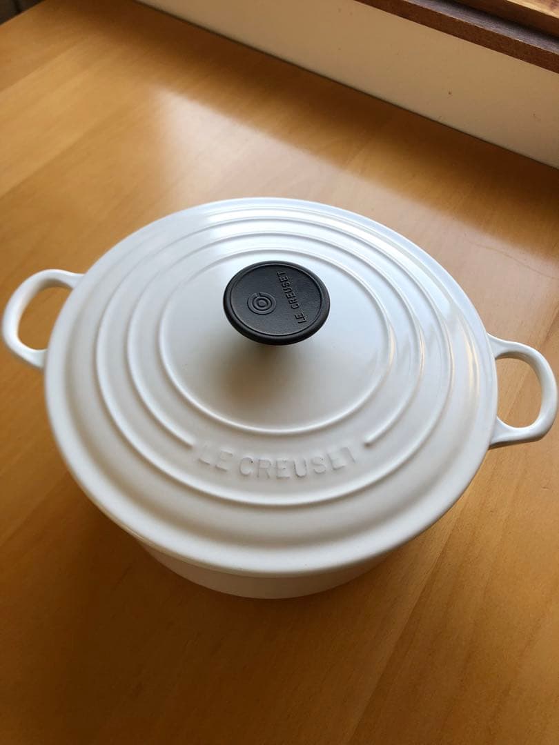 AK　ルクルーゼココットLe Creuset ホーロー鍋ホワイト24cm